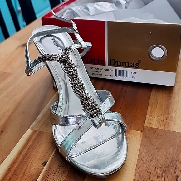 Pierre Dumas Silver Lyric Beaded Strappy Sandals - Size 8 1/2 - Picture 4 of 4